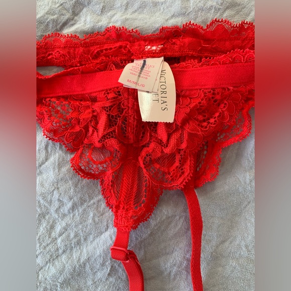 NWT Victorias Secret Red Lace Garter Belt - Picture 4 of 4